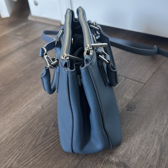 Blue Handbag - Picture 3 of 8